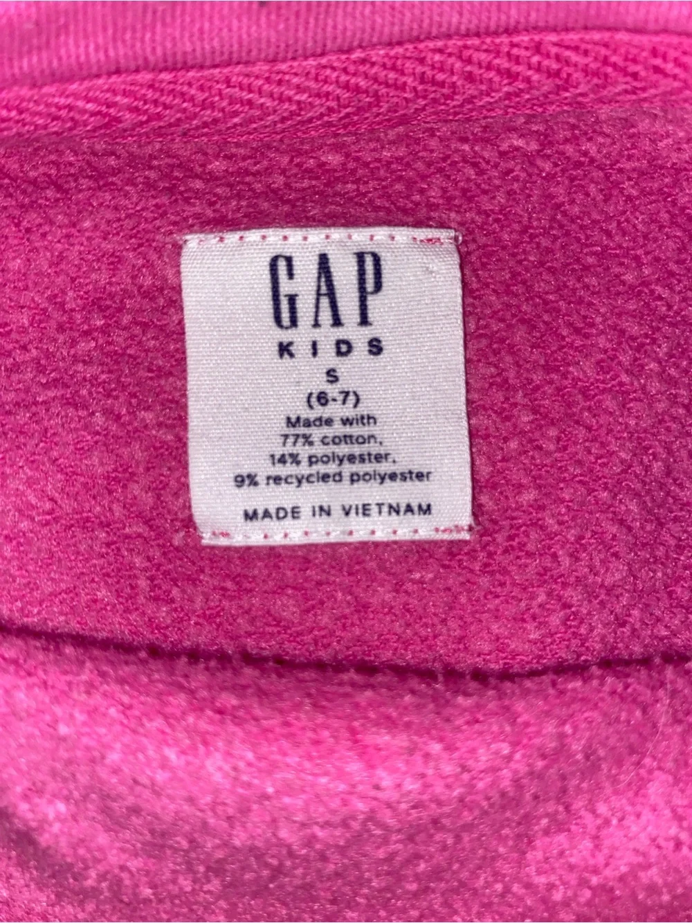 GAP bright pink